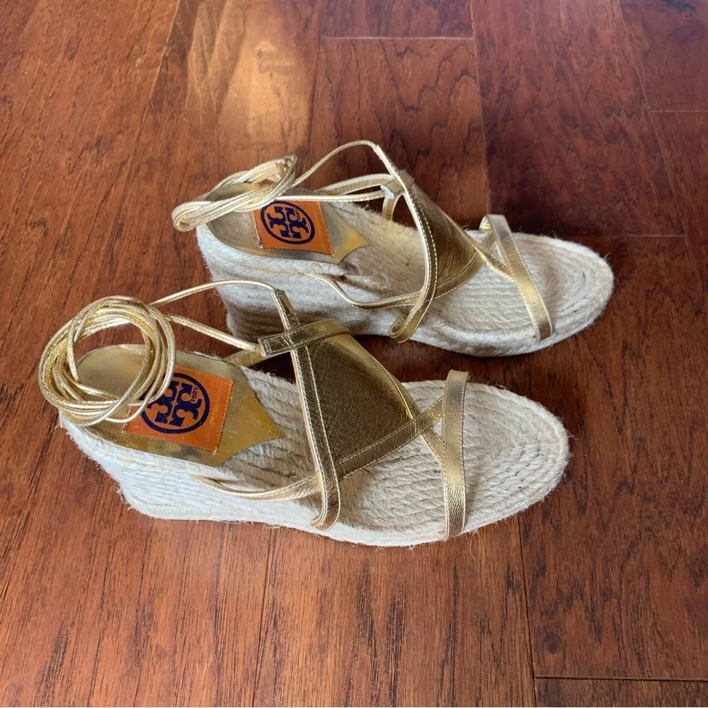 Tory Burch Gold Espadrille Wedge Sandals | Size 8